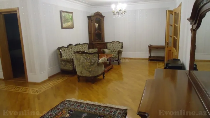 Kirayə verilir 6 otaqlı Mənzil Köhnə tikili 258 m² Xətai m. - şəkil 3