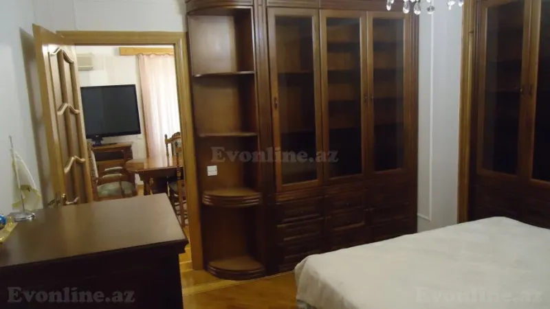 Kirayə verilir 6 otaqlı Mənzil Köhnə tikili 258 m² Xətai m. - şəkil 5