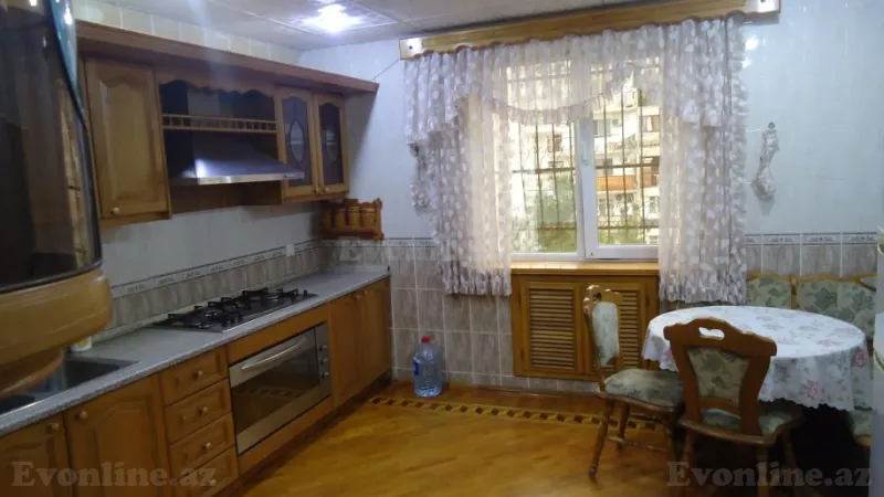 Kirayə verilir 6 otaqlı Mənzil Köhnə tikili 258 m² Xətai m. - şəkil 14