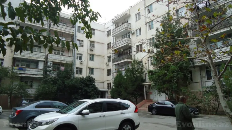 Kirayə verilir 6 otaqlı Mənzil Köhnə tikili 258 m² Xətai m. - şəkil 22