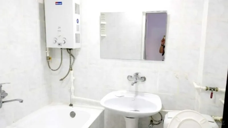 Satılır 2 otaqlı Mənzil Köhnə tikili 50 m² İnşaatçılar m. - şəkil 9