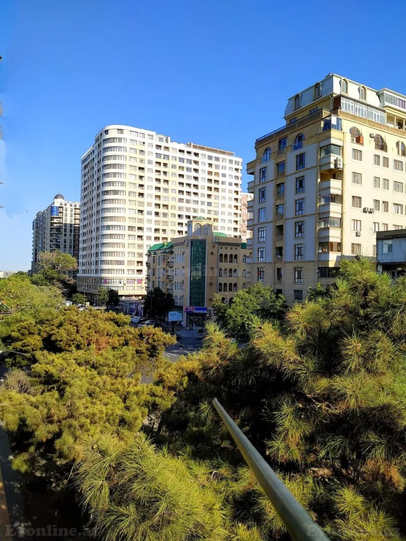 2 otaqlı Mənzil 40 m² Elmlər Akademiyası m. Kirayə verilir