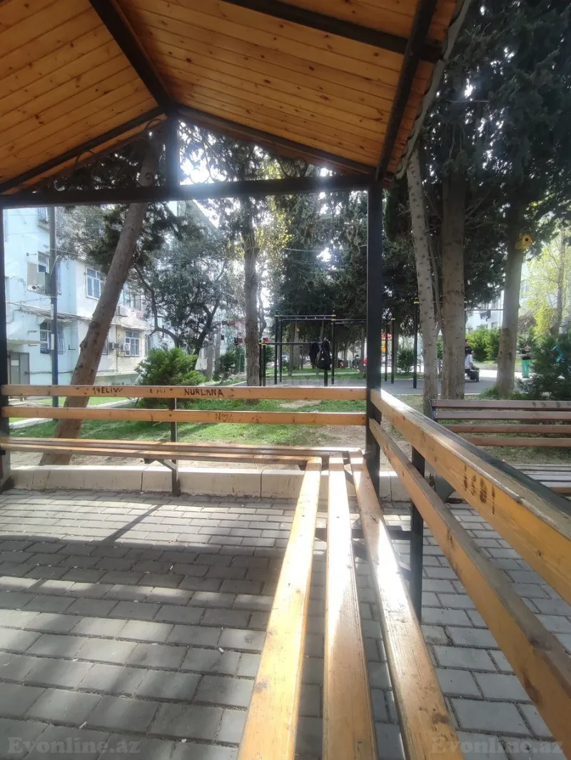 Kirayə verilir 2 otaqlı Mənzil Köhnə tikili 40 m² 4-cü mikrorayon