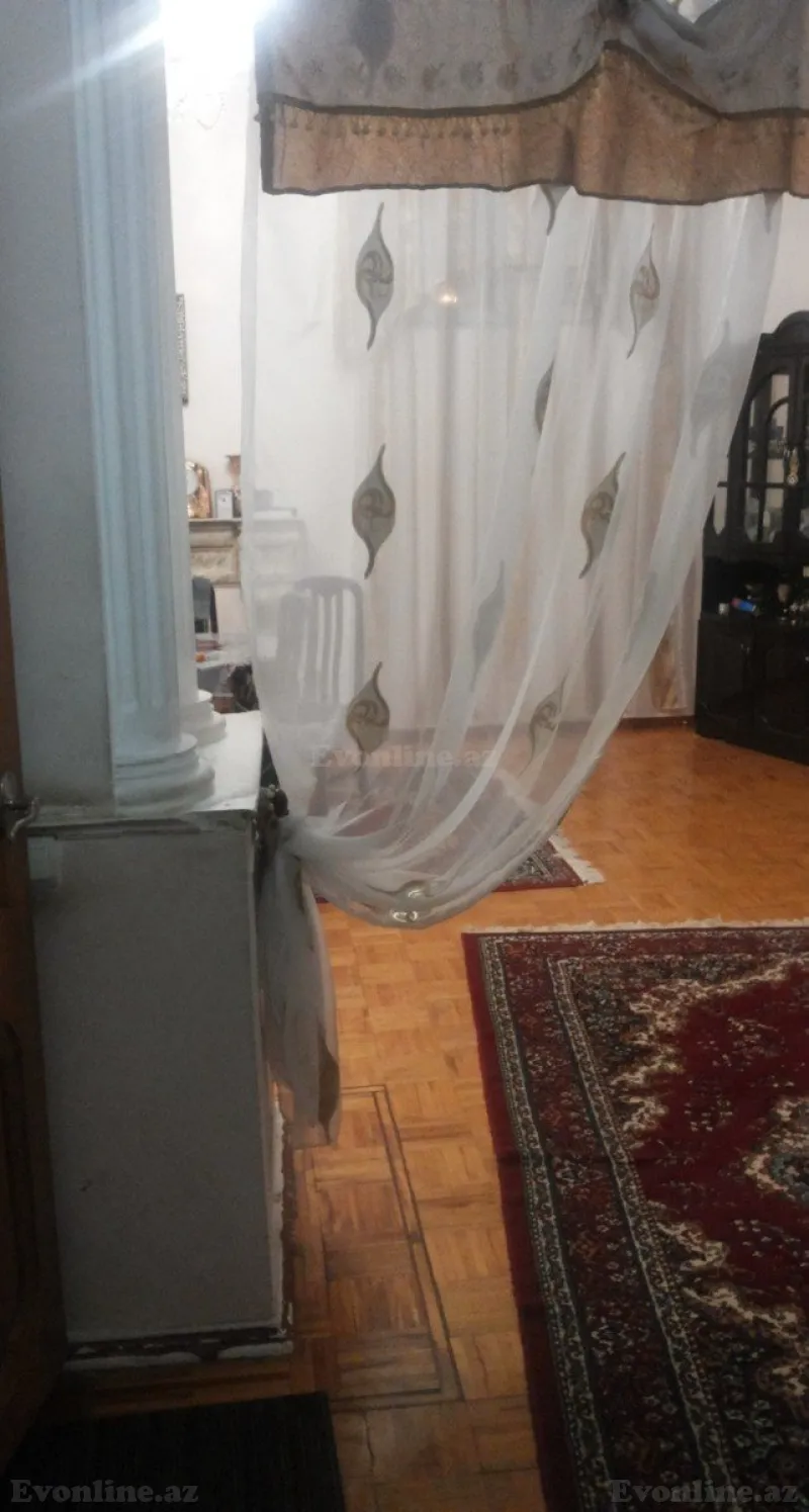 Kirayə verilir 4 otaqlı Mənzil Köhnə tikili 100 m² 28 May m.