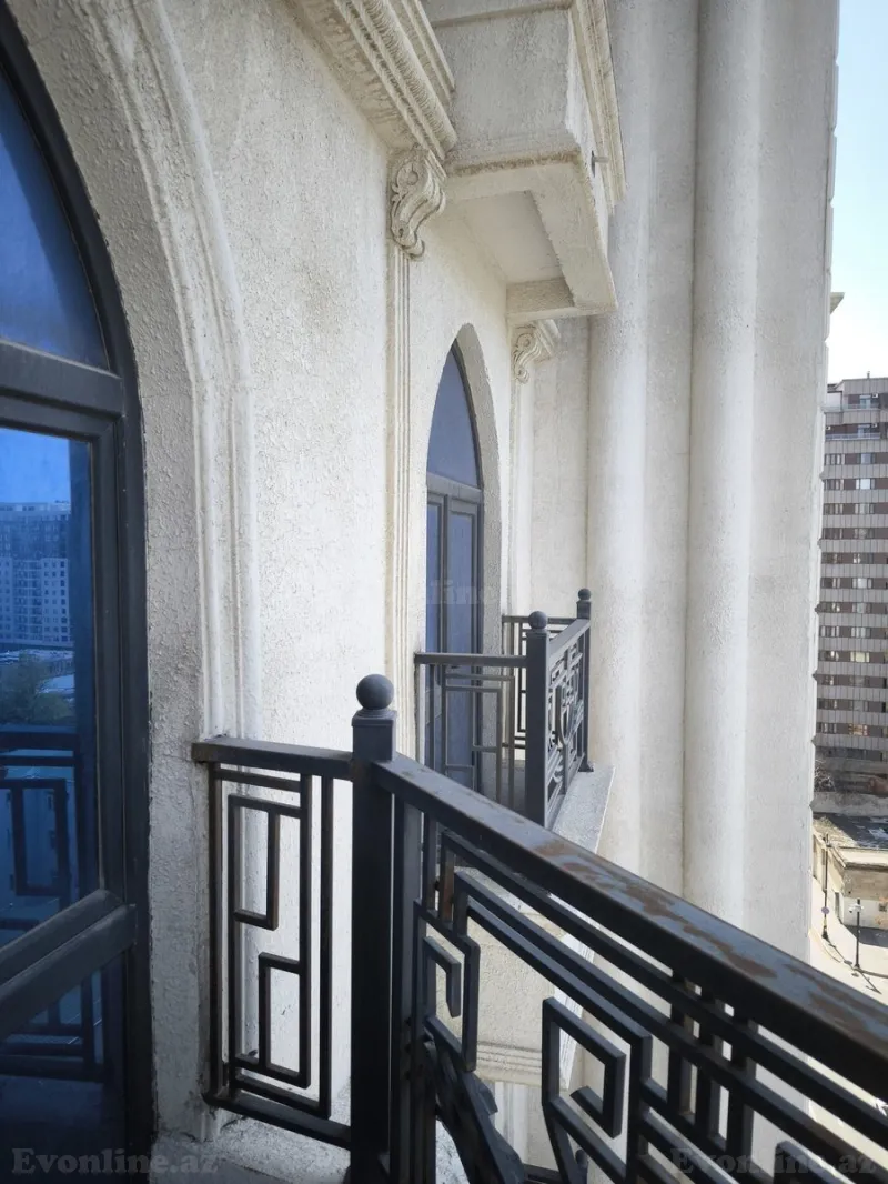 Satılır 3 otaqlı Mənzil Yeni tikili 168 m² 28 May m. - şəkil 19