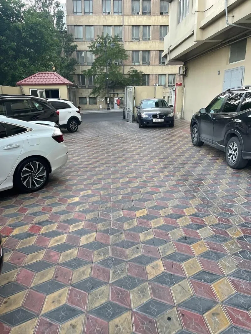 Kirayə verilir 3 otaqlı Mənzil Yeni tikili 135 m² Yasamal - şəkil 3