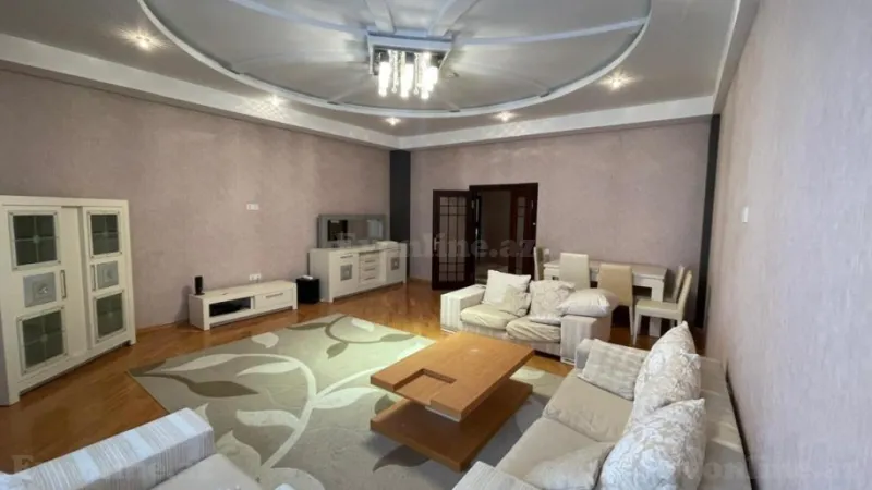 3 otaqlı Mənzil 150 m² 28 May m. Kirayə verilir