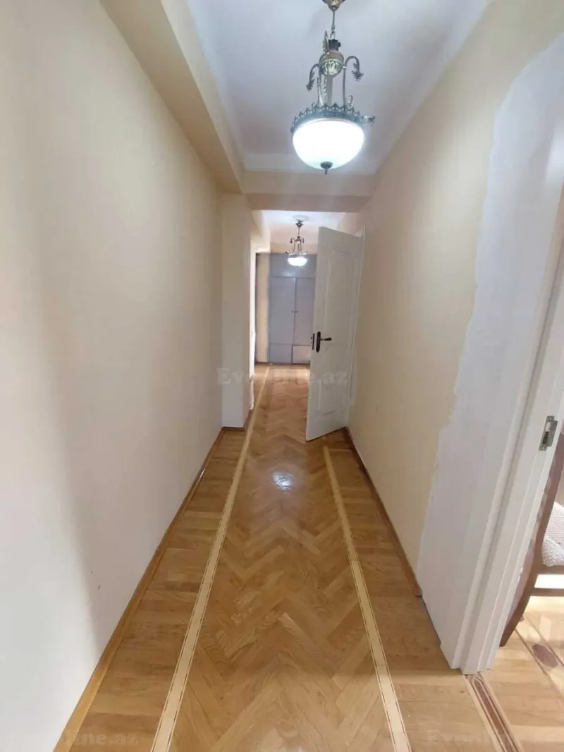 Satılır 2 otaqlı Mənzil Köhnə tikili 70 m² İçərişəhər m. - şəkil 3