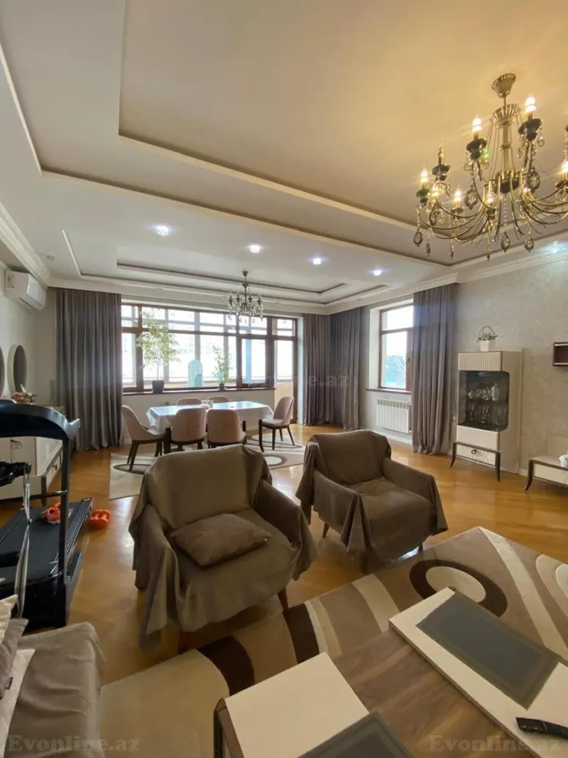 3 otaqlı Mənzil 155 m² Elmlər Akademiyası m. Satılır