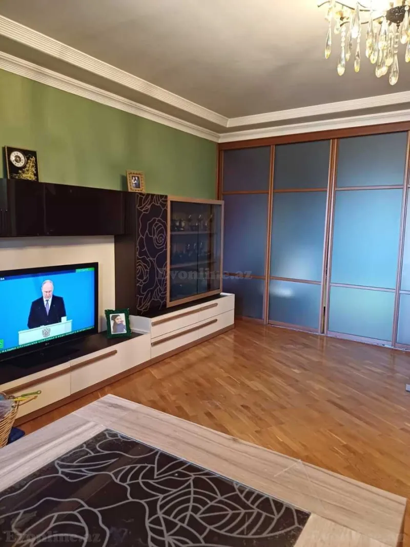 3 otaqlı Mənzil 70 m² 28 May m. Kirayə verilir