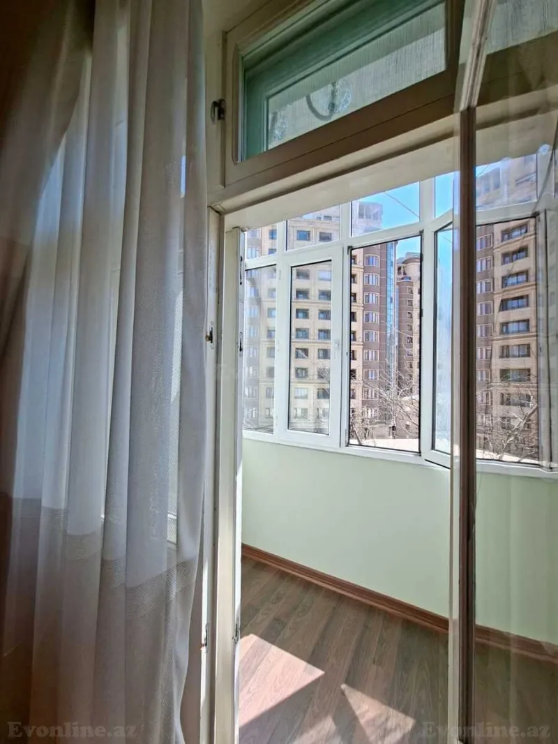 Satılır 2 otaqlı Mənzil Köhnə tikili 54 m² Yasamal - şəkil 2