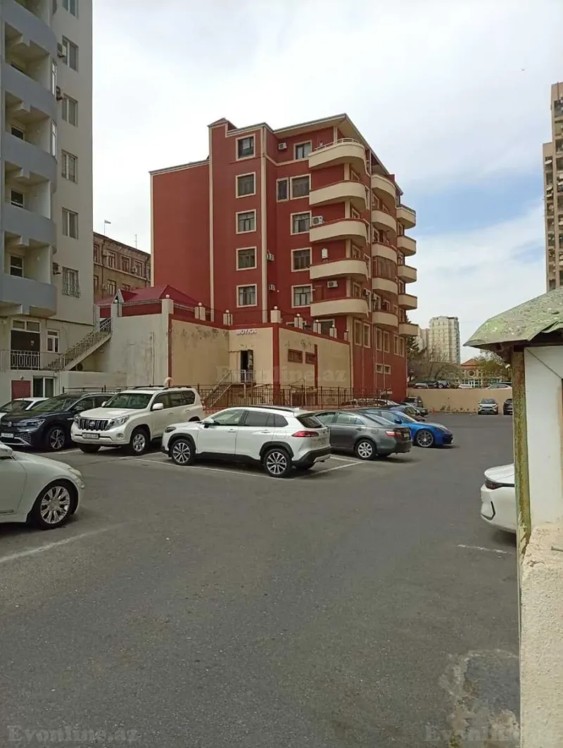 2 otaqlı Mənzil 70 m² İçərişəhər m. Satılır