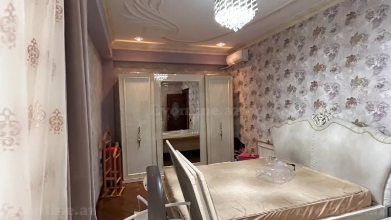 3 otaqlı Mənzil 145 m² 8-ci mikrorayon Satılır