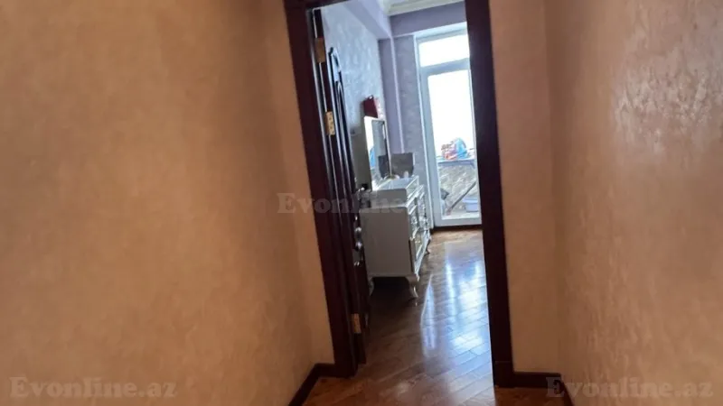 Satılır 3 otaqlı Mənzil Yeni tikili 145 m² 8-ci mikrorayon - şəkil 3