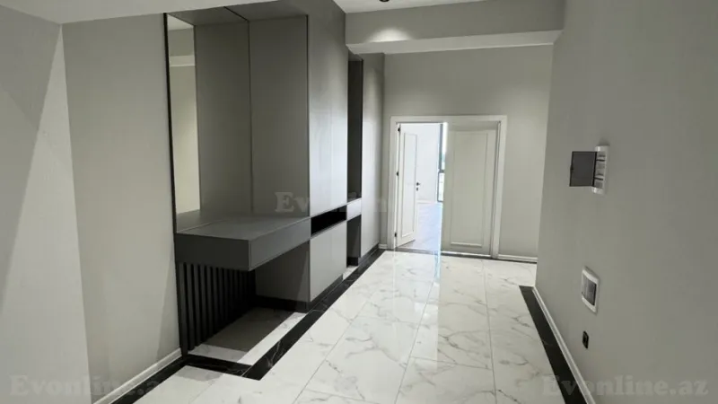 4 otaqlı Mənzil 172 m² Koroğlu m. Satılır