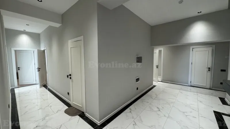 Satılır 4 otaqlı Mənzil Yeni tikili 172 m² Koroğlu m. - şəkil 3