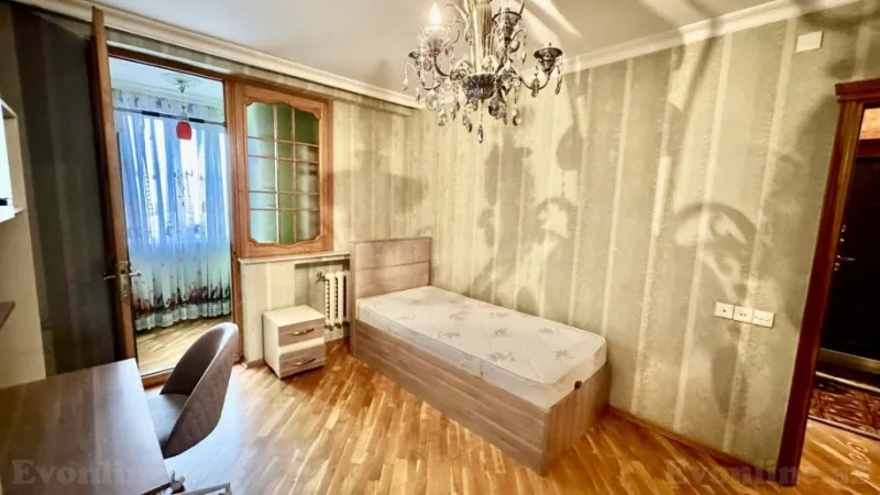 Satılır 3 otaqlı Mənzil Köhnə tikili 100 m² Gənclik m. - şəkil 6