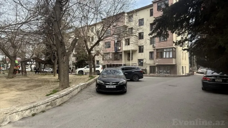 Obyekt 50 m² 3-cü mikrorayon Satılır