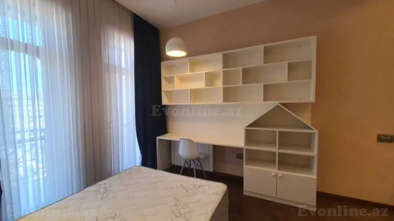 Kirayə verilir 4 otaqlı Mənzil Yeni tikili 192 m² 28 May m. - şəkil 10