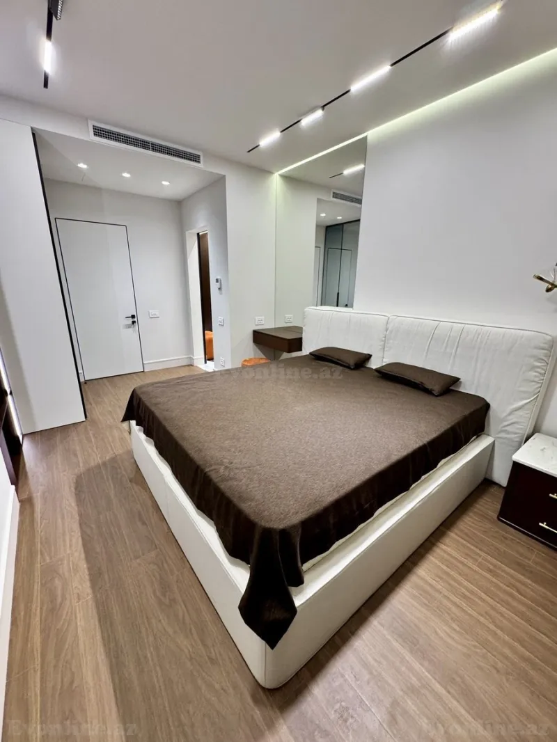 2 otaqlı Mənzil 95 m² 28 May m. Kirayə verilir
