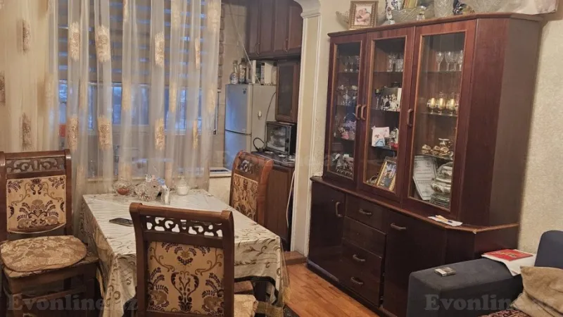 Satılır 2 otaqlı Mənzil Köhnə tikili 55 m² 1-ci mikrorayon - şəkil 2