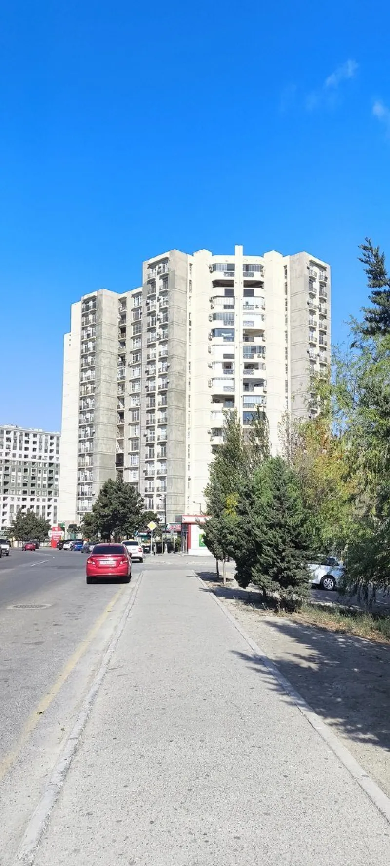 3 otaqlı Mənzil 136 m² Həzi Aslanov Kirayə verilir