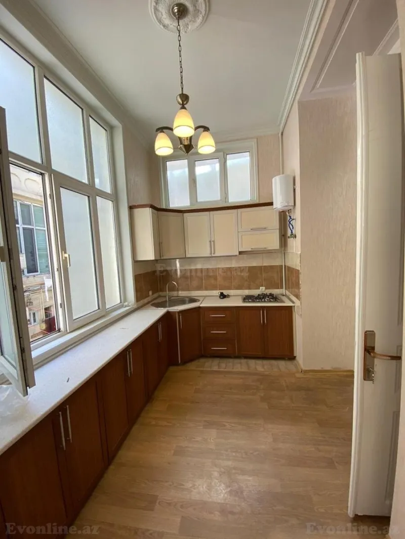 Kirayə verilir Ofis 150 m² Nizami m. - şəkil 11