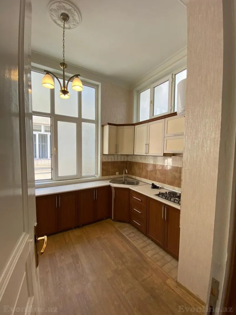 Kirayə verilir Ofis 150 m² Nizami m. - şəkil 12