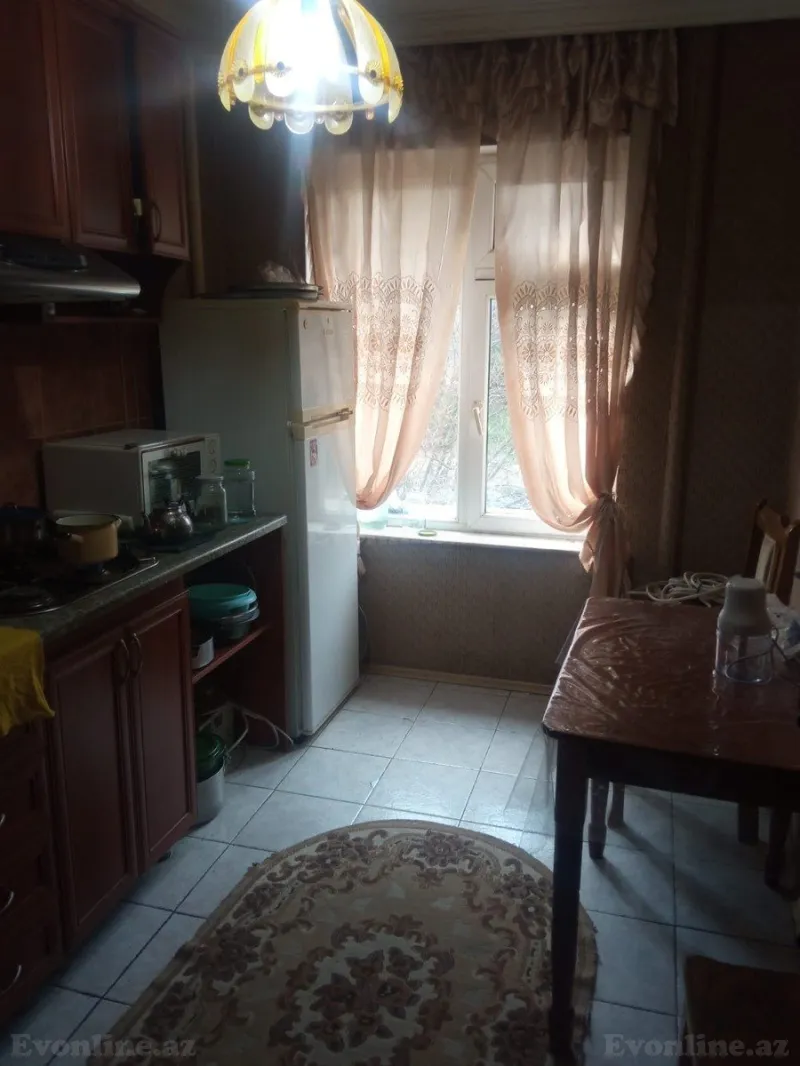 Satılır 4 otaqlı Mənzil Köhnə tikili 100 m² Elmlər Akademiyası m. - şəkil 3