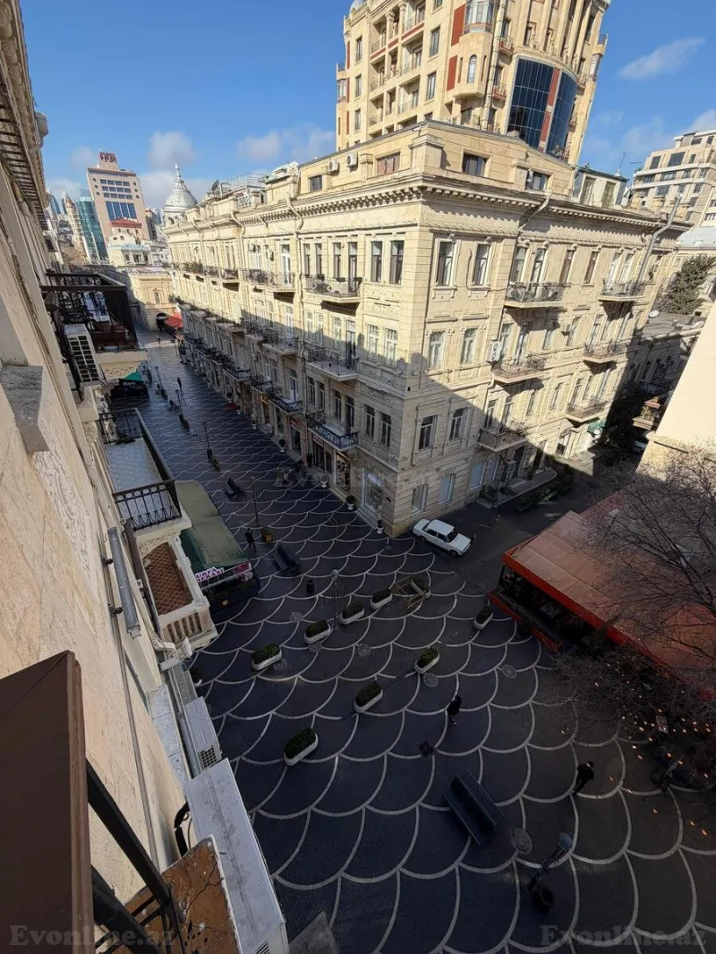 Satılır 2 otaqlı Mənzil Köhnə tikili 45 m² Sahil m. - şəkil 2