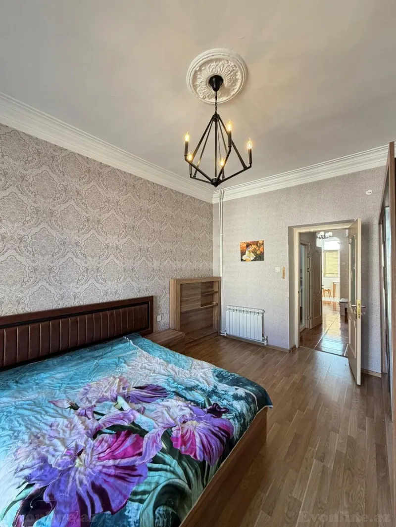 Satılır 2 otaqlı Mənzil Köhnə tikili 45 m² Sahil m. - şəkil 5