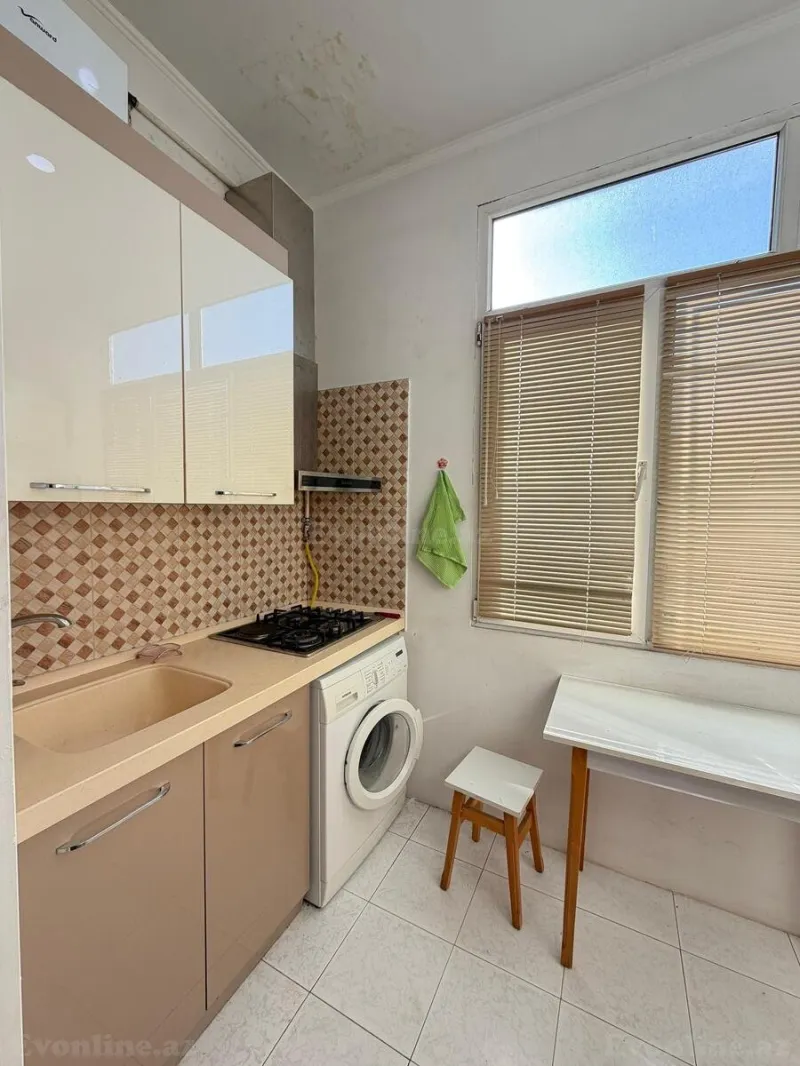 Satılır 2 otaqlı Mənzil Köhnə tikili 45 m² Sahil m. - şəkil 12