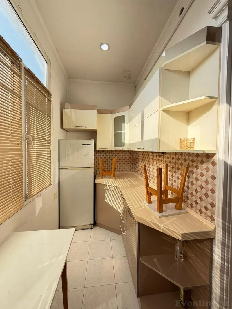 Satılır 2 otaqlı Mənzil Köhnə tikili 45 m² Sahil m. - şəkil 13