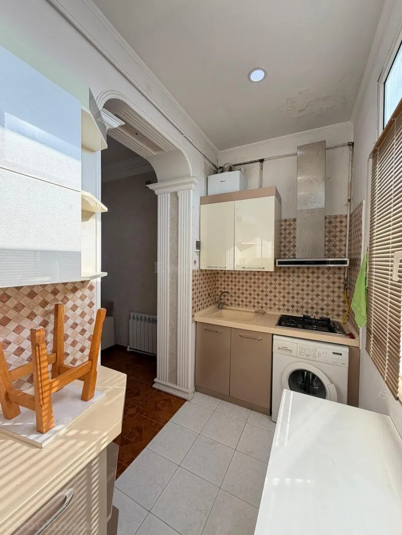 Satılır 2 otaqlı Mənzil Köhnə tikili 45 m² Sahil m. - şəkil 15