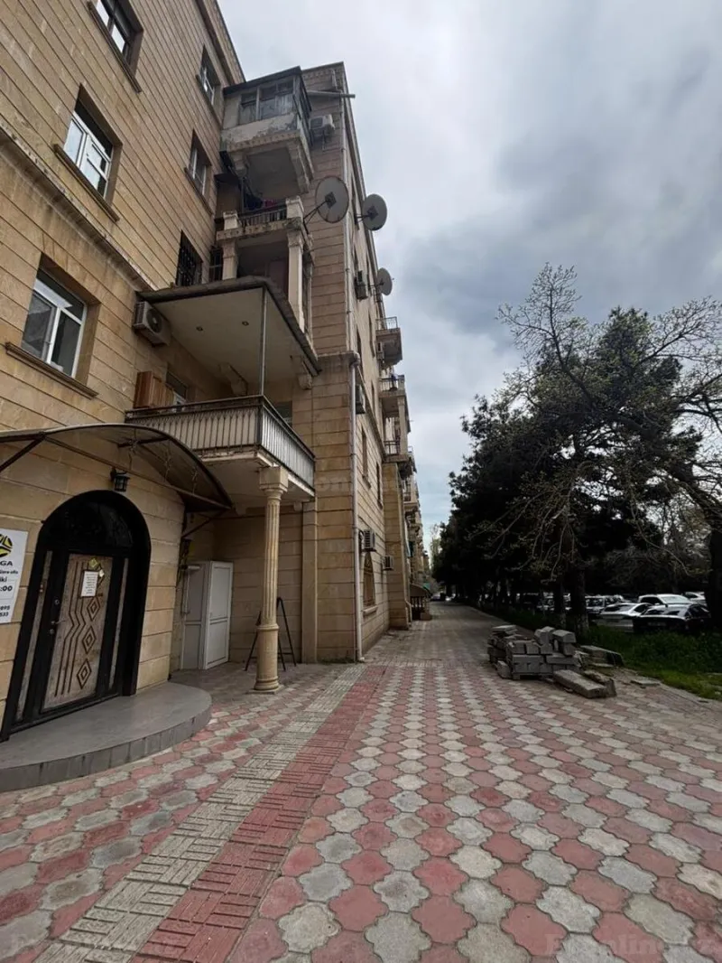 Satılır 2 otaqlı Mənzil Köhnə tikili 75 m² 28 May m. - şəkil 2