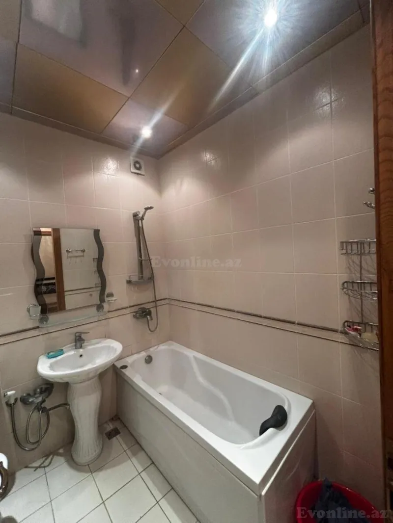 Satılır 2 otaqlı Mənzil Köhnə tikili 75 m² 28 May m. - şəkil 23