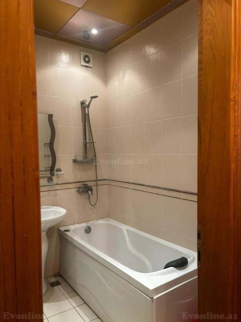 Satılır 2 otaqlı Mənzil Köhnə tikili 75 m² 28 May m. - şəkil 25