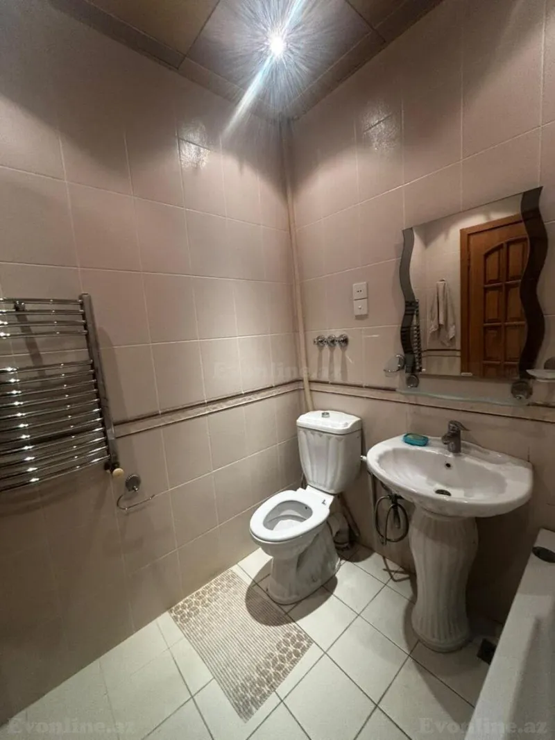 Satılır 2 otaqlı Mənzil Köhnə tikili 75 m² 28 May m. - şəkil 26