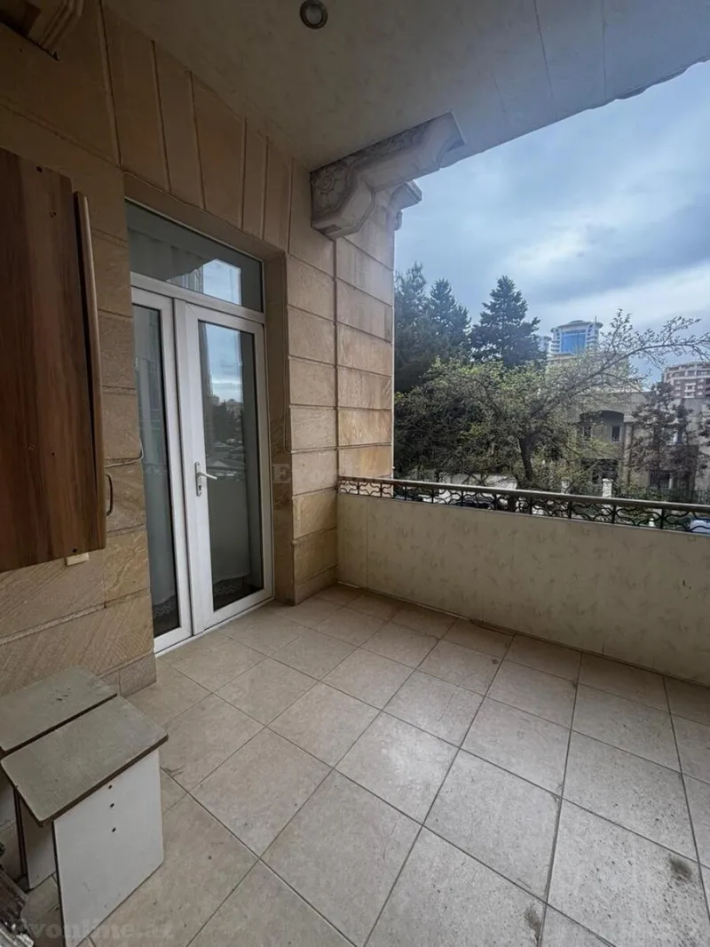 Satılır 2 otaqlı Mənzil Köhnə tikili 75 m² 28 May m. - şəkil 27