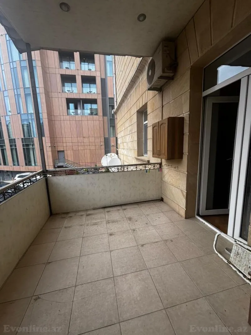 Satılır 2 otaqlı Mənzil Köhnə tikili 75 m² 28 May m. - şəkil 28