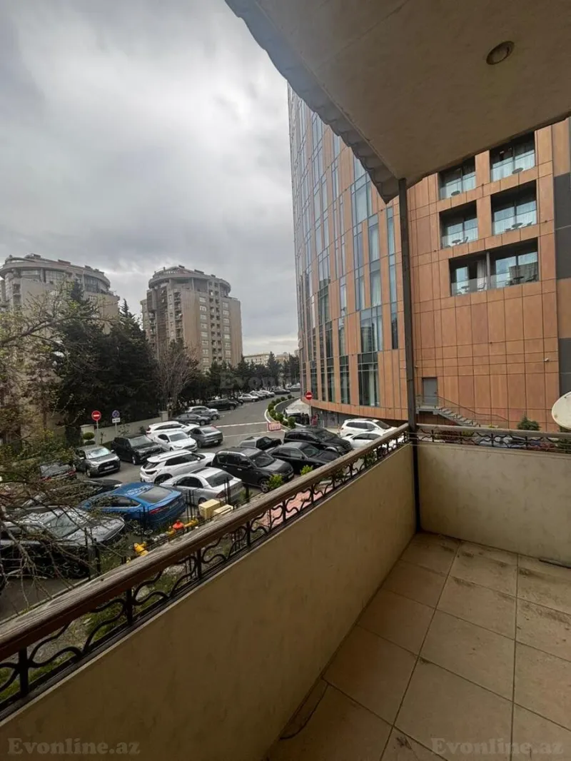 Satılır 2 otaqlı Mənzil Köhnə tikili 75 m² 28 May m. - şəkil 29