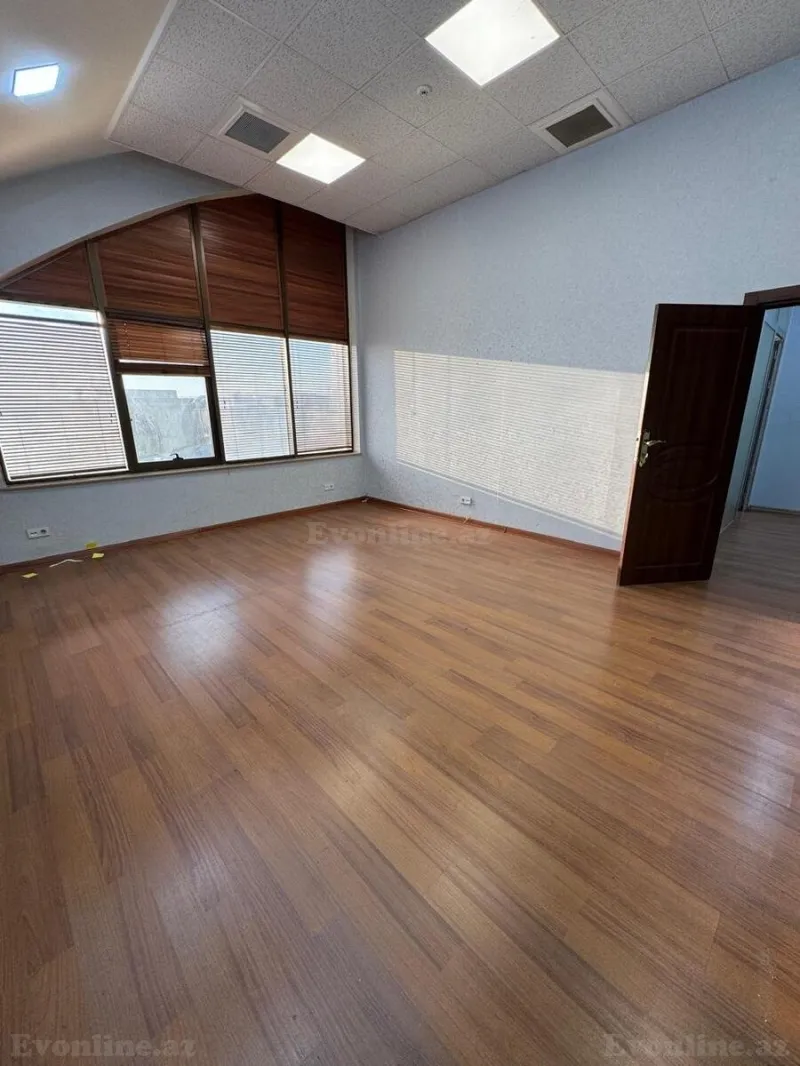 3 otaqlı Ofis 120 m² Nəriman Nərimanov m. Kirayə verilir