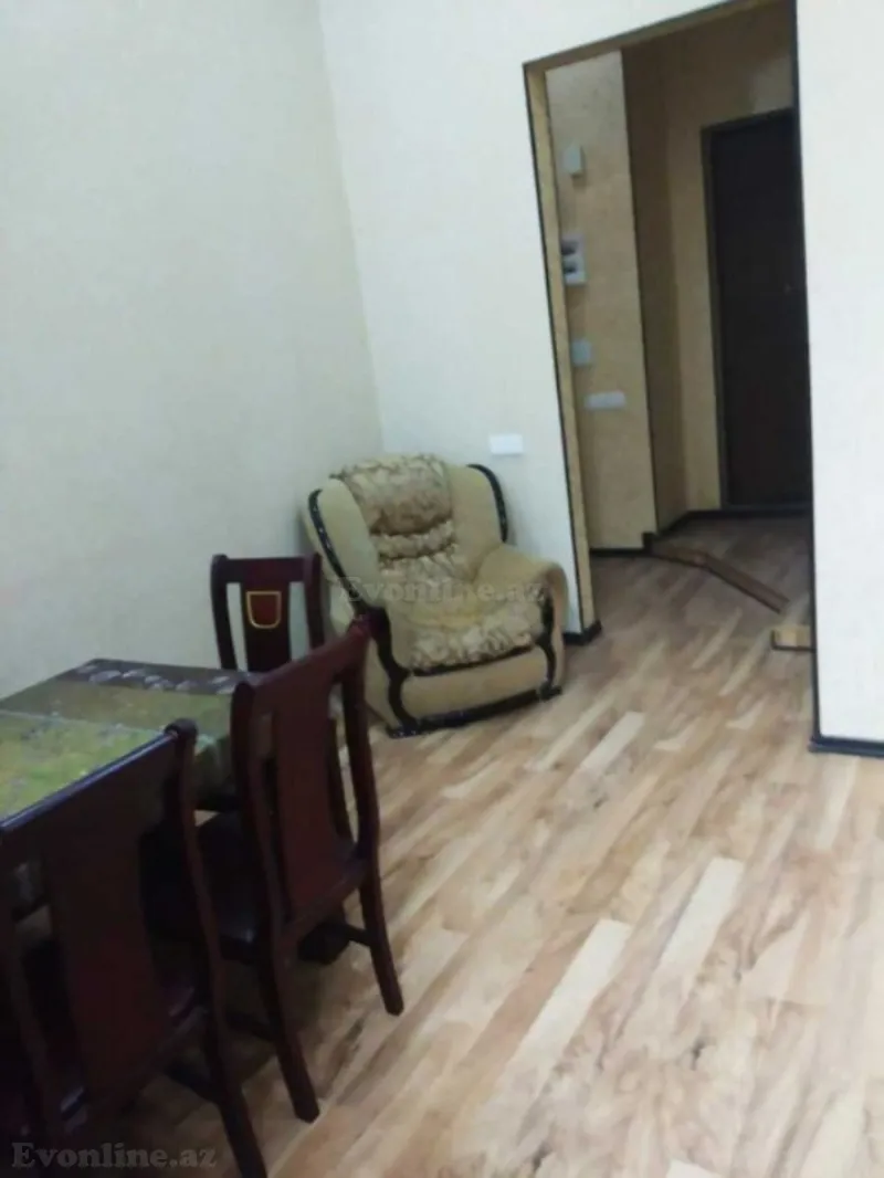 Satılır 2 otaqlı Mənzil Köhnə tikili 100 m² Sahil m. - şəkil 3