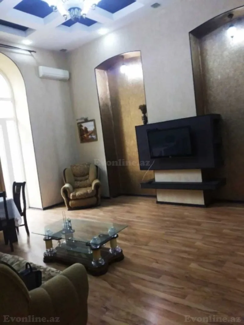 Satılır 2 otaqlı Mənzil Köhnə tikili 100 m² Sahil m. - şəkil 6