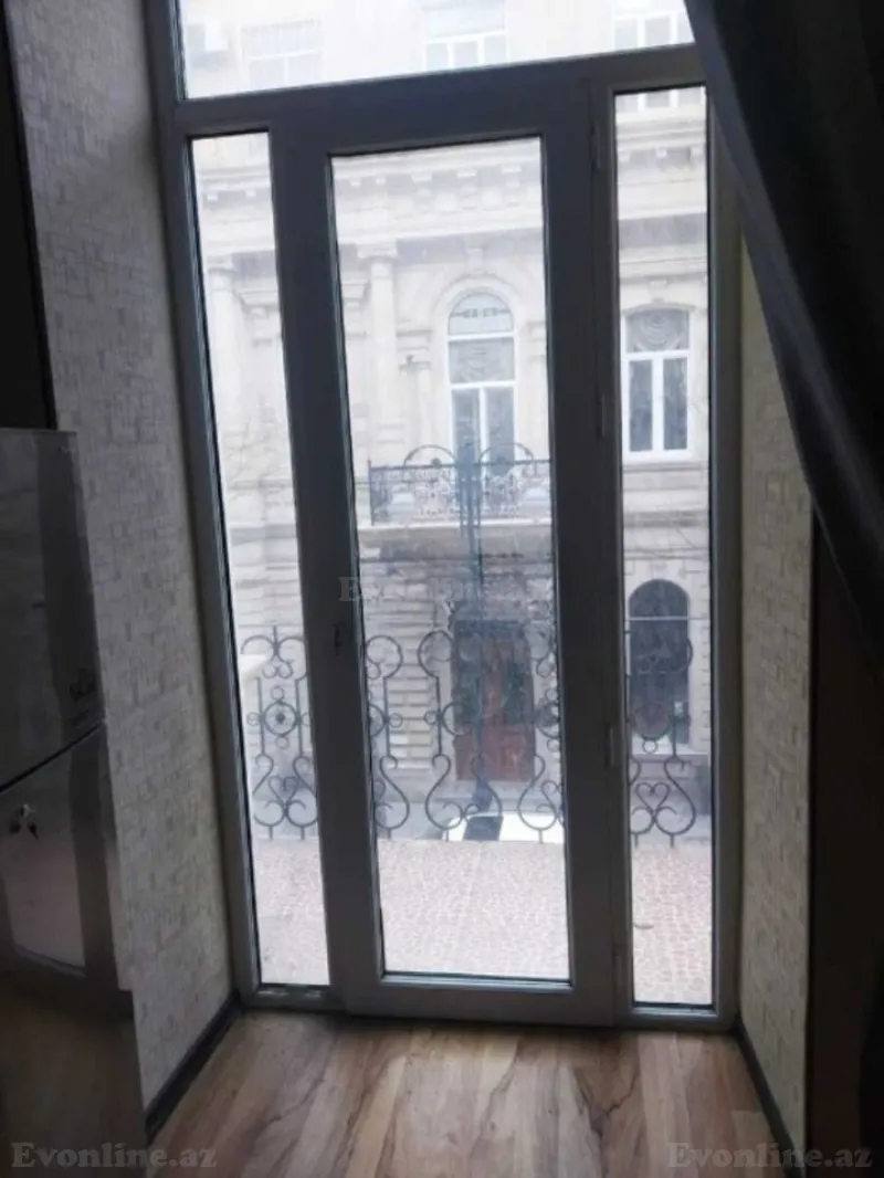 Satılır 2 otaqlı Mənzil Köhnə tikili 100 m² Sahil m. - şəkil 11