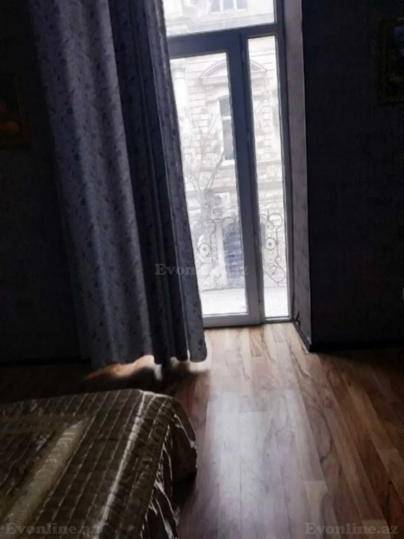 Satılır 2 otaqlı Mənzil Köhnə tikili 100 m² Sahil m. - şəkil 15