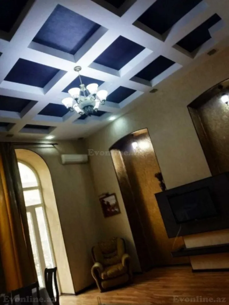 Satılır 2 otaqlı Mənzil Köhnə tikili 100 m² Sahil m. - şəkil 21