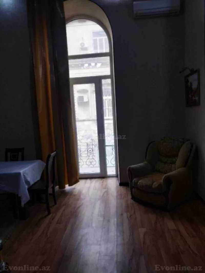 Satılır 2 otaqlı Mənzil Köhnə tikili 100 m² Sahil m. - şəkil 25