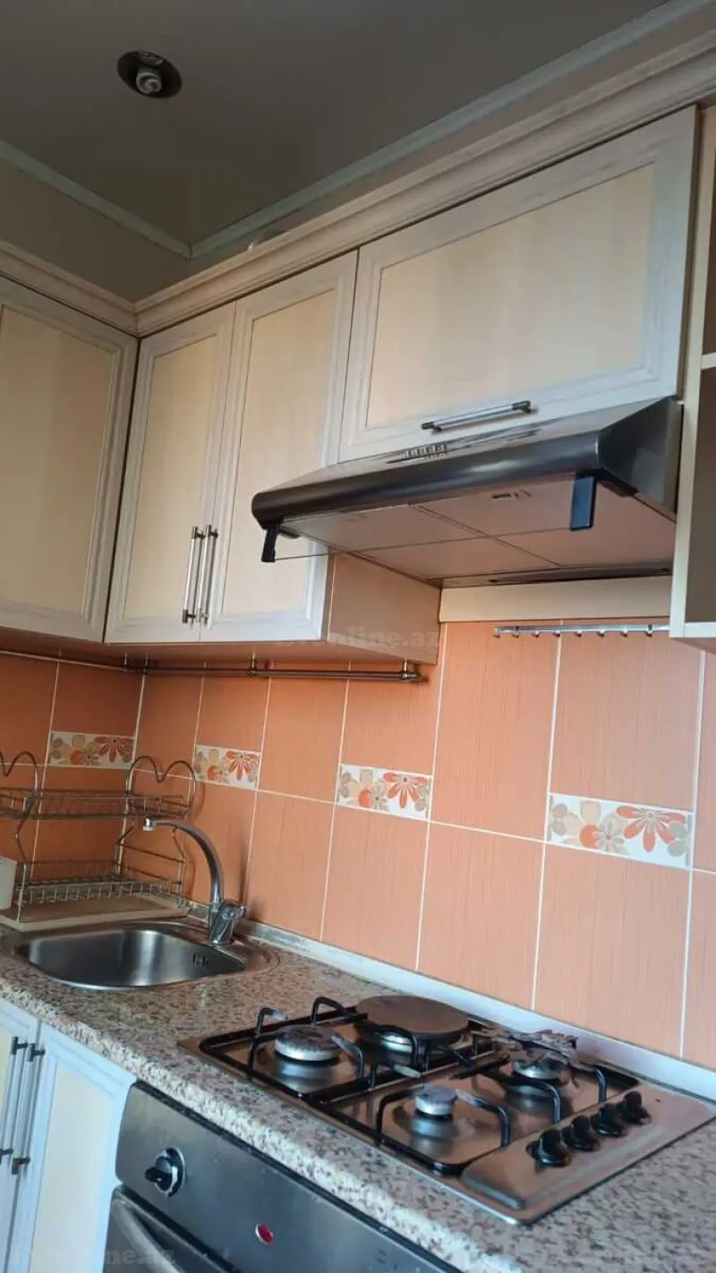 Satılır 2 otaqlı Mənzil Köhnə tikili 50 m² 5-ci mikrorayon - şəkil 3