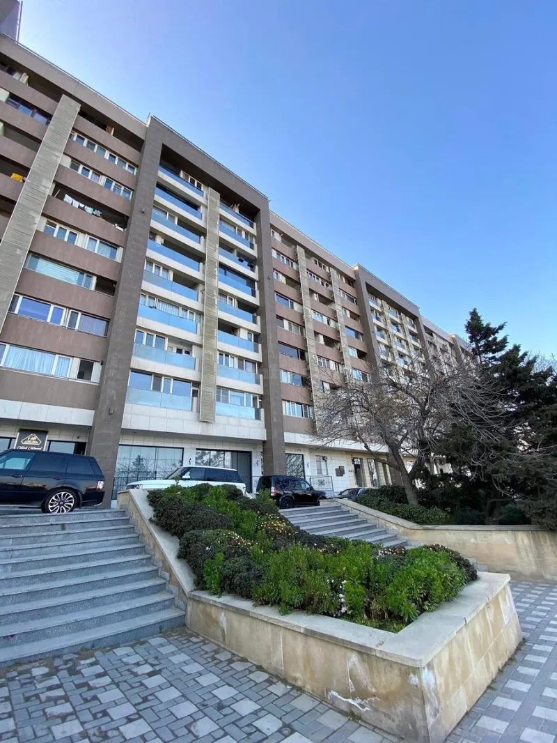 3 otaqlı Mənzil 80 m² Elmlər Akademiyası m. Satılır